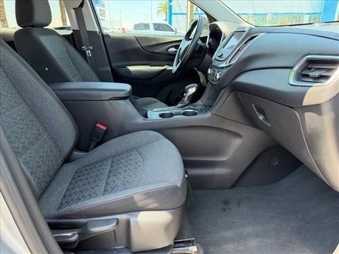 Certified 2024 Chevrolet Equinox LT FWD image 12