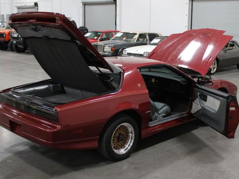 Used 1989 Pontiac Firebird Trans Am RWD image 31