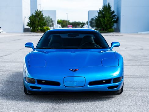 Used 2000 Chevrolet Corvette Coupe w/ Lighting Pkg RWD image 8