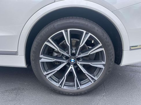 Used 2020 BMW X7 xDrive40i w/ Premium Package AWD/4WD image 7