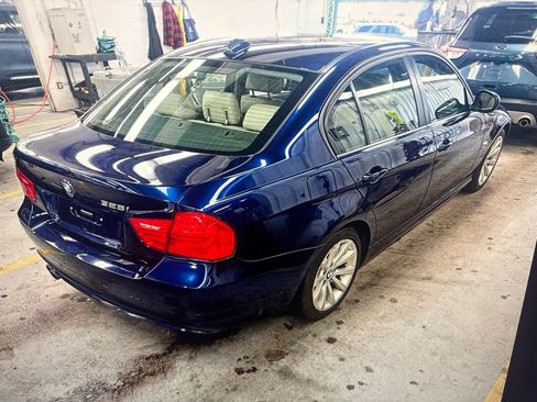 Used 2011 BMW 328i xDrive Sedan AWD/4WD image 3