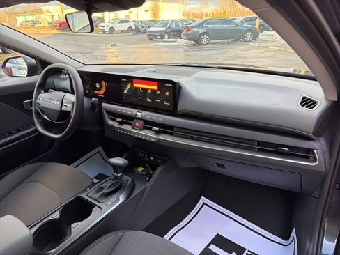 New 2025 Kia K4 LXS image 15
