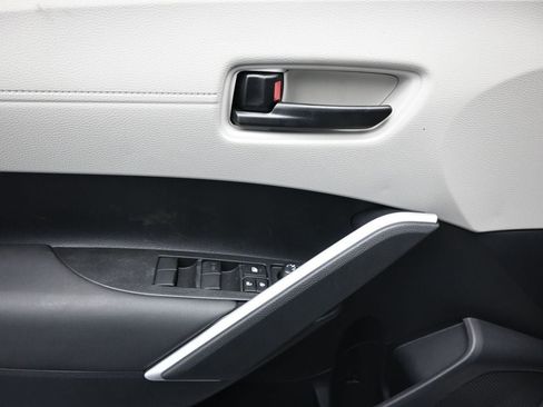 New 2026 Toyota Corolla Cross L image 18