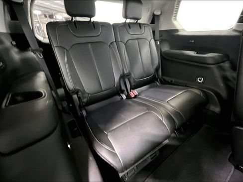 Used 2023 Jeep Grand Cherokee L Limited w/ Luxury Tech Group II RWD image 38