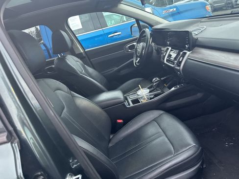 Used 2022 Kia Sorento S w/ Panoramic Sunroof Package image 6