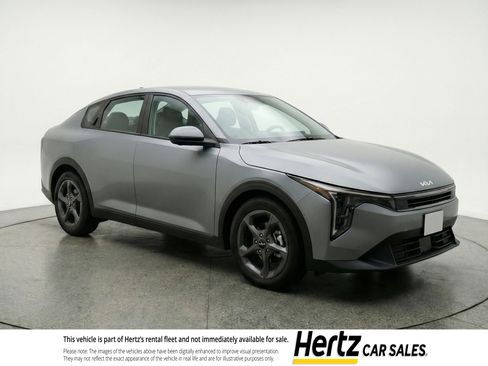 Used 2025 Kia K4 LXS image 1
