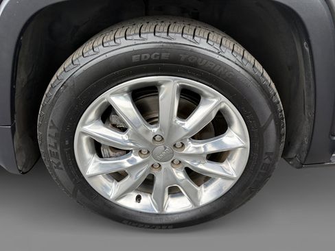 Used 2015 Jeep Cherokee Limited image 9