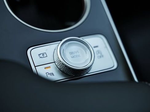 New 2026 Genesis GV80 2.5T RWD image 39