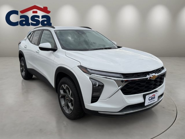 Used 2025 Chevrolet Trax LT FWD image 8