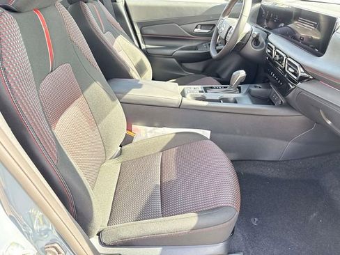 New 2026 Nissan Sentra SR w/ Floor Mat Package FWD image 15