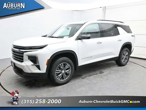 New 2026 Chevrolet Traverse LT image 2