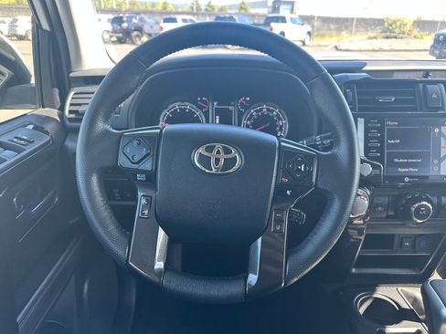 Used 2023 Toyota 4Runner TRD Off-Road AWD/4WD image 18