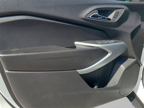 New 2026 Chevrolet Trax LS w/ LS Convenience Package image 18