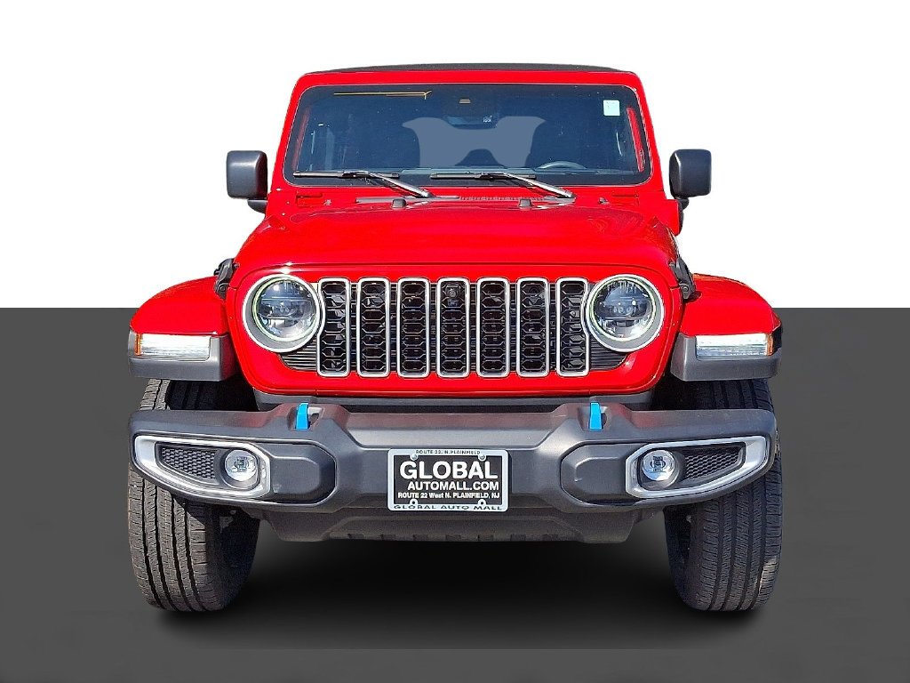 Used 2024 Jeep Wrangler Unlimited Sahara w/ Technology Group AWD/4WD image 2