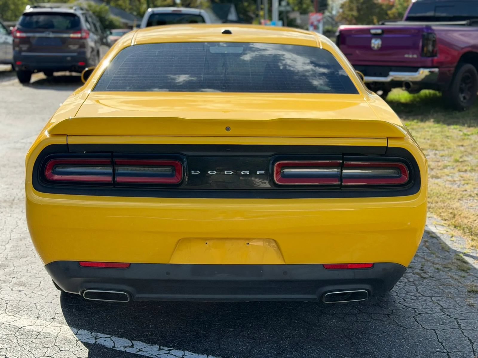 Used 2018 Dodge Challenger SXT w/ Driver Convenience Group RWD image 6