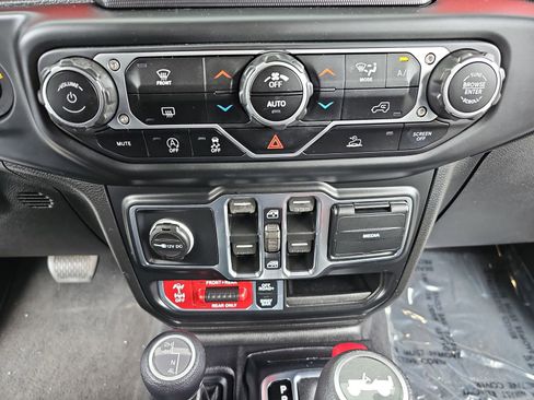 Used 2021 Jeep Wrangler Unlimited Rubicon image 21