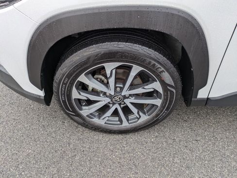 Certified 2023 Toyota Corolla Cross XLE image 25