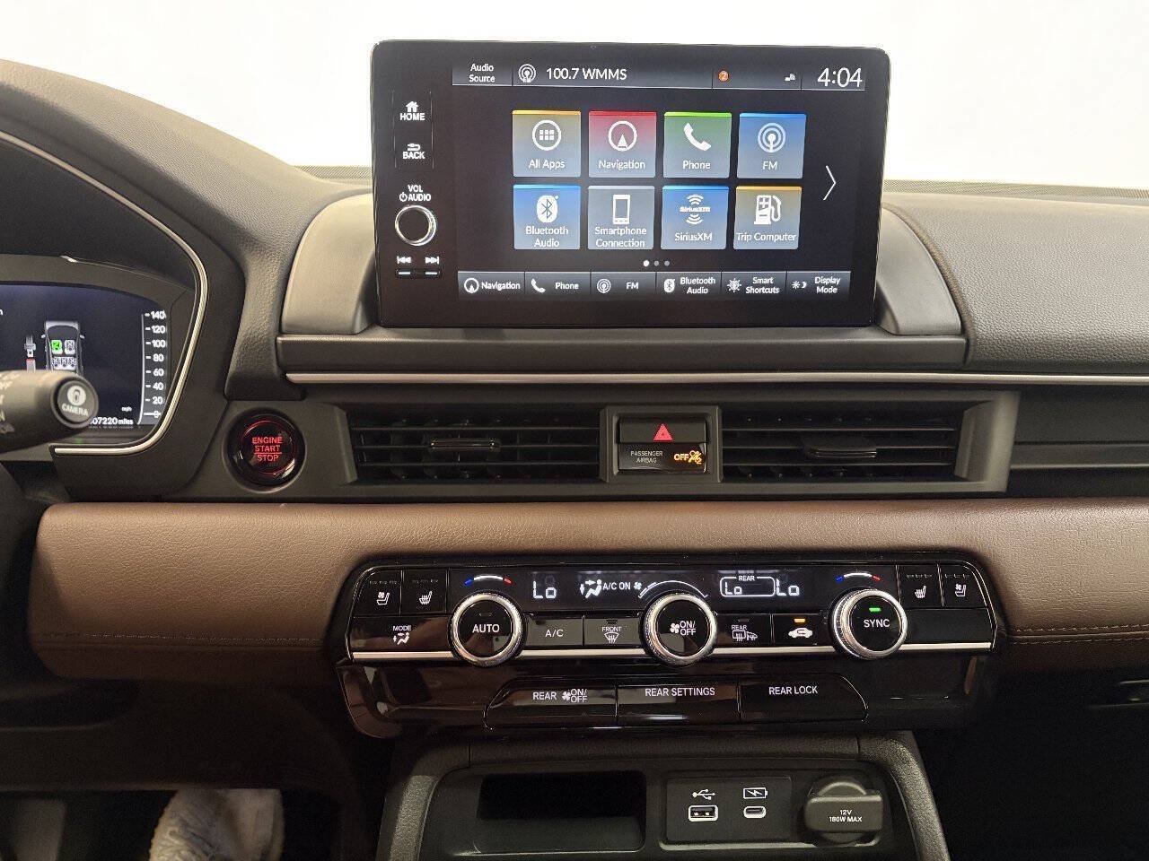 Used 2025 Honda Pilot Elite image 16