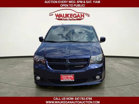 Used 2017 Dodge Grand Caravan GT FWD image 2