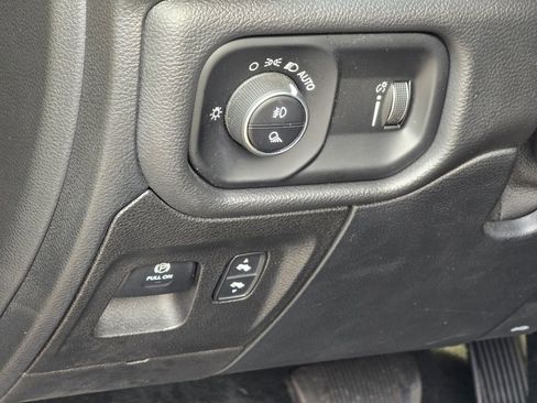 Used 2021 RAM 1500 Big Horn image 36