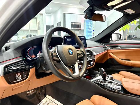 Used 2023 BMW 530i xDrive w/ Convenience Package image 11