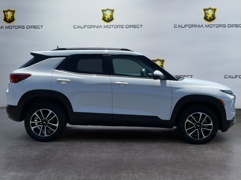 Used 2025 Chevrolet TrailBlazer LT AWD/4WD image 4