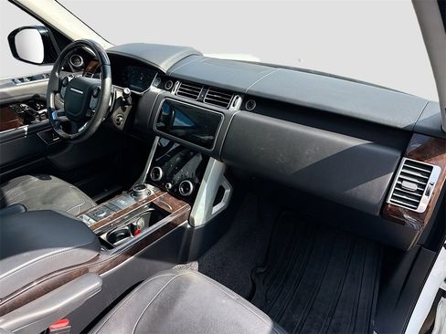 Used 2019 Land Rover Range Rover Supercharged image 32