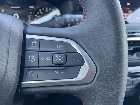 Used 2024 Jeep Compass Trailhawk image 10