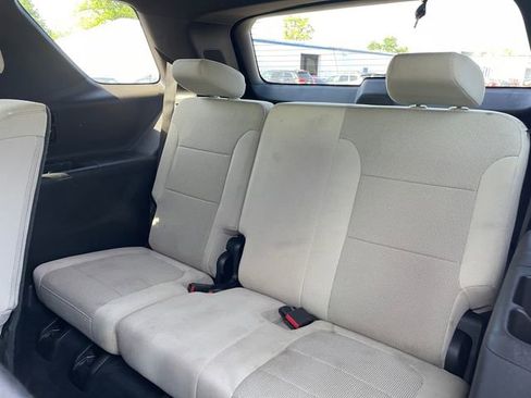Used 2023 Chevrolet Traverse LS AWD/4WD image 14