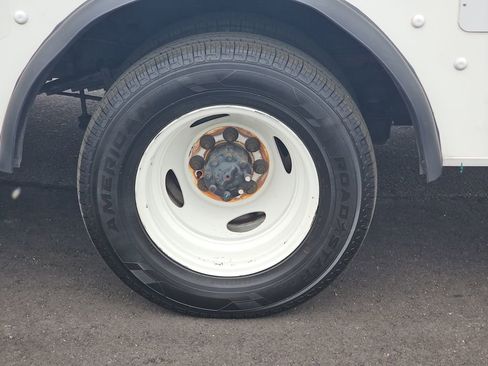 Used 2019 Ford E-450 and Econoline 450 Super Duty w/ Power Windows & Locks Group image 34