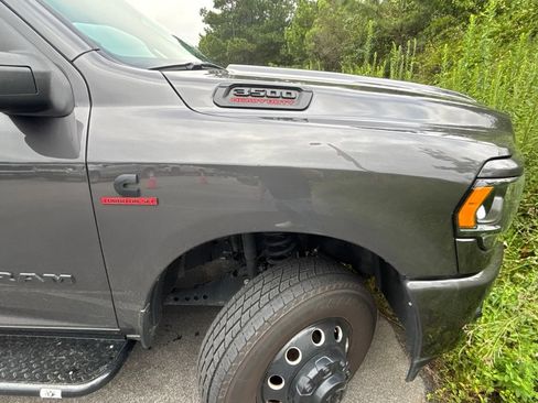Used 2024 RAM 3500 Big Horn w/ Night Edition AWD/4WD image 7