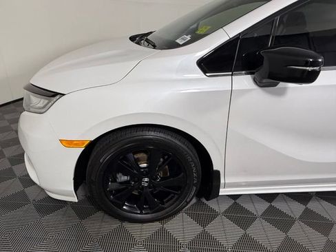 Used 2024 Honda Odyssey Sport image 11