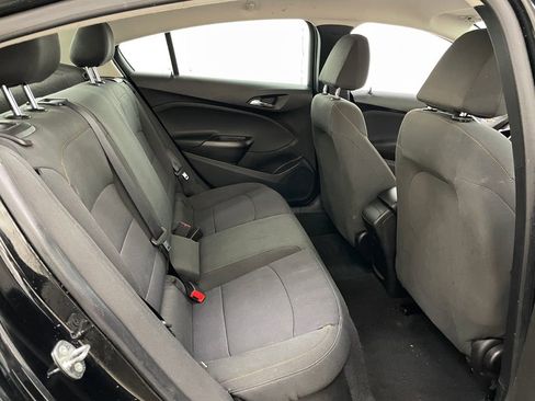 Used 2018 Chevrolet Cruze LS image 34