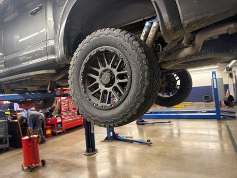 Used 2017 Ford F150 Raptor w/ Equipment Group 802A Luxury AWD/4WD image 5
