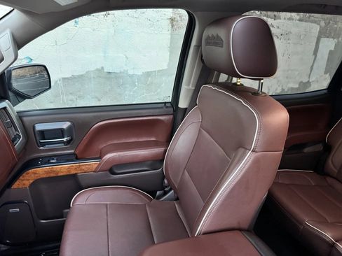 Used 2015 Chevrolet Silverado 1500 High Country w/ High Country Premium Package AWD/4WD image 23