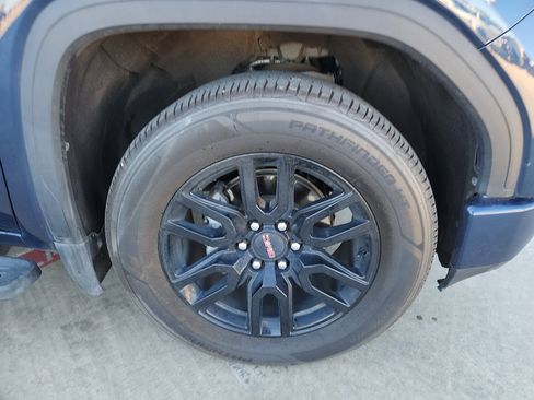 Used 2020 GMC Sierra 1500 Elevation w/ Elevation Value Package image 9