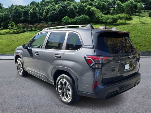 Used 2026 Subaru Forester Premium AWD/4WD image 3