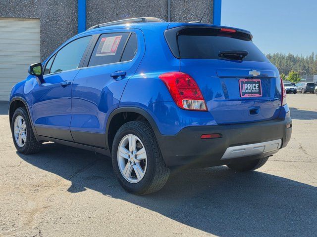 Used 2016 Chevrolet Trax LT w/ LT Sun and Sound Package AWD/4WD image 3