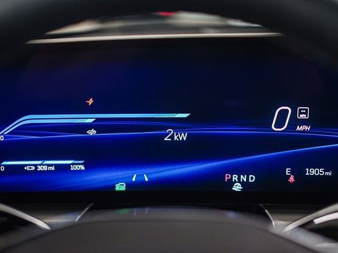 Used 2025 Cadillac Lyriq Sport image 24