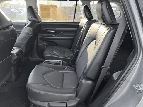 Certified 2025 Toyota Grand Highlander XLE image 16