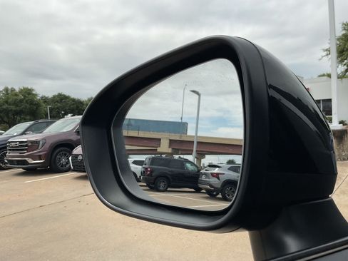 Used 2025 Nissan Rogue SV FWD image 16
