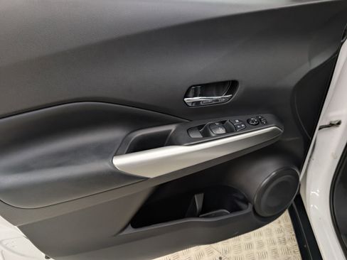 Used 2020 Nissan Kicks SR w/ SR Premium Package image 12