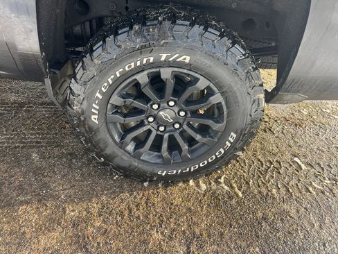 Used 2018 Chevrolet Silverado 1500 LT w/ All Star Edition image 7