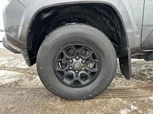 Used 2021 Toyota Tacoma SR5 image 10