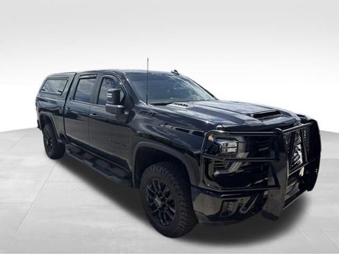 Used 2025 Chevrolet Silverado 3500 LT w/ Trail Boss Package AWD/4WD image 3