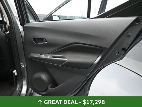 Used 2024 Nissan Kicks SV image 23