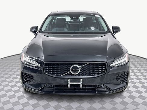 Used 2023 Volvo S60 T8 Plus image 2