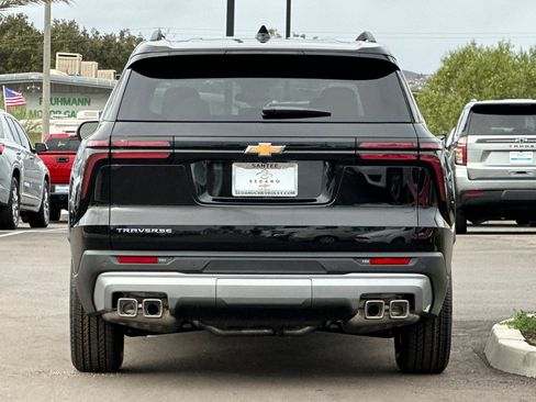New 2026 Chevrolet Traverse LT w/ LPO, Illumination Package image 5