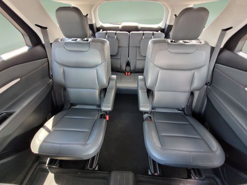 Certified 2025 Ford Explorer Active w/ Active Comfort Package AWD/4WD image 19
