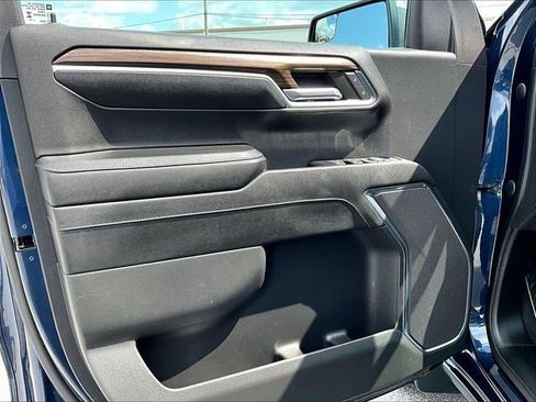 Used 2023 Chevrolet Silverado 1500 LT AWD/4WD image 9
